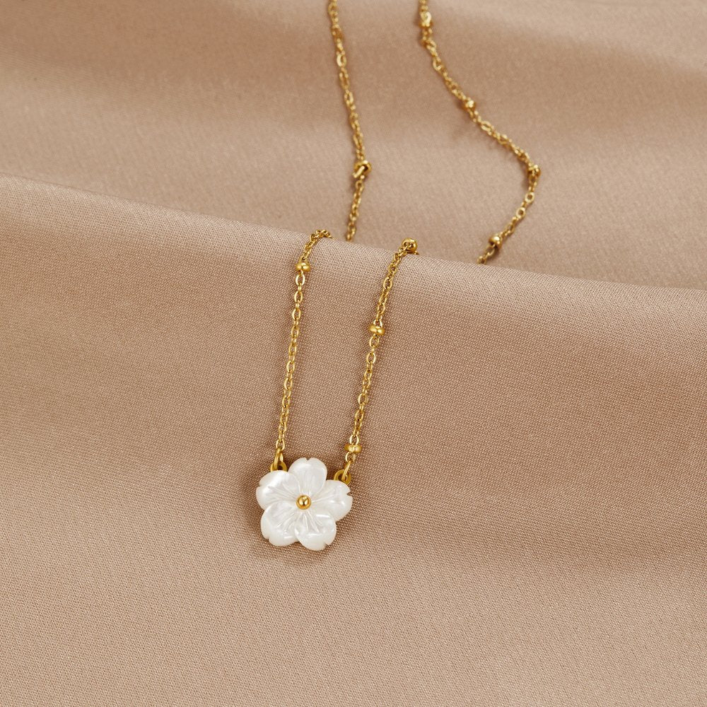 Magnificent Flower Necklace-Westeryn